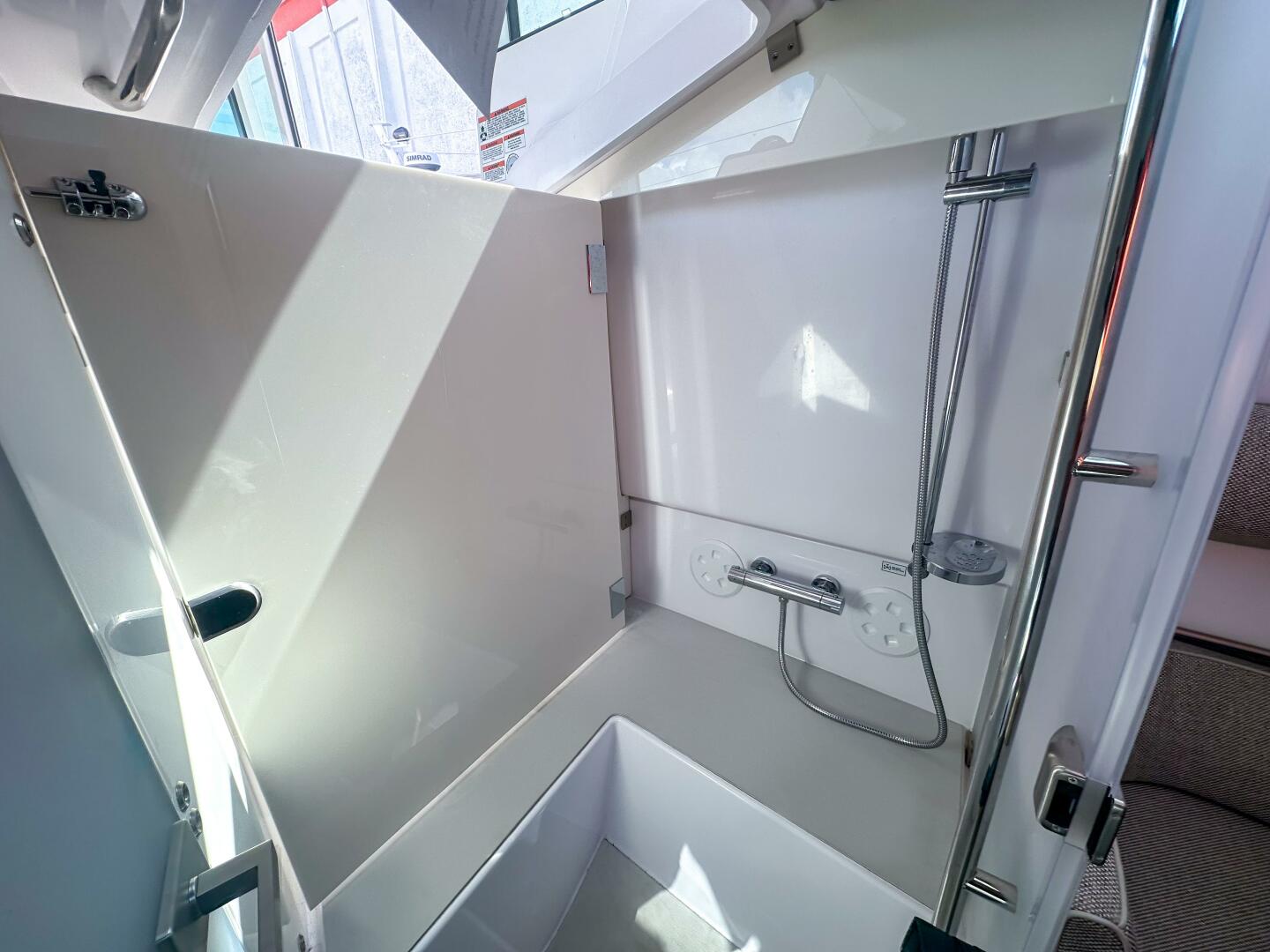 Slide: The Image of Axopar 37 XC CROSS CABIN 2024 - 5390006