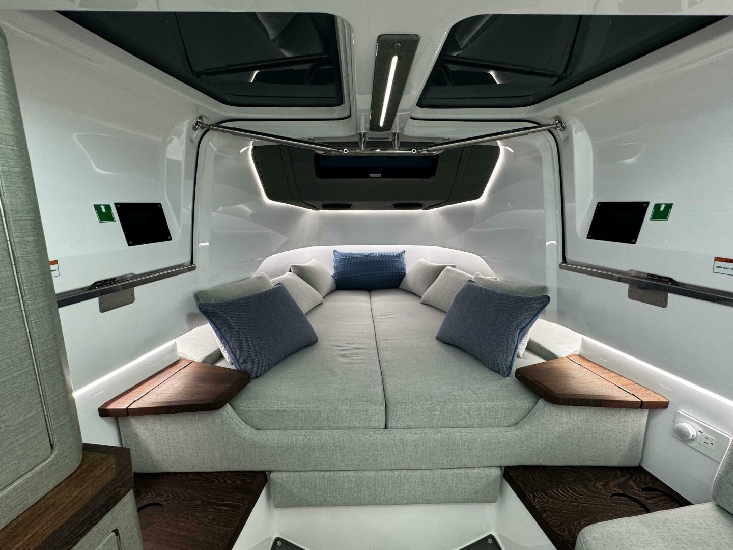 Slide: The Image of Axopar 37 XC Cross Cabin 2024 - 5532441