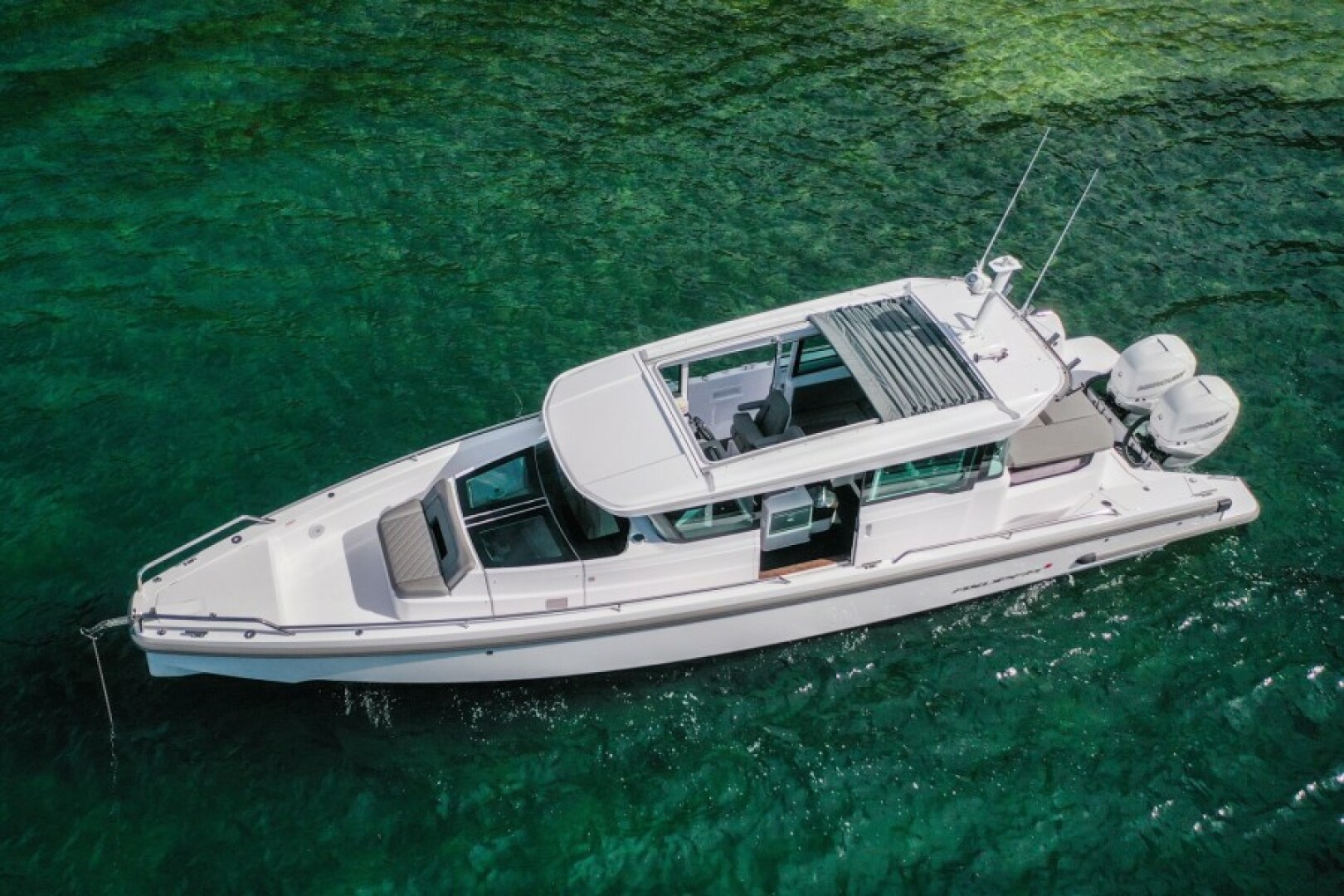 Slide: The Image of Axopar 37 XC CROSS CABIN 2026 - 5364512