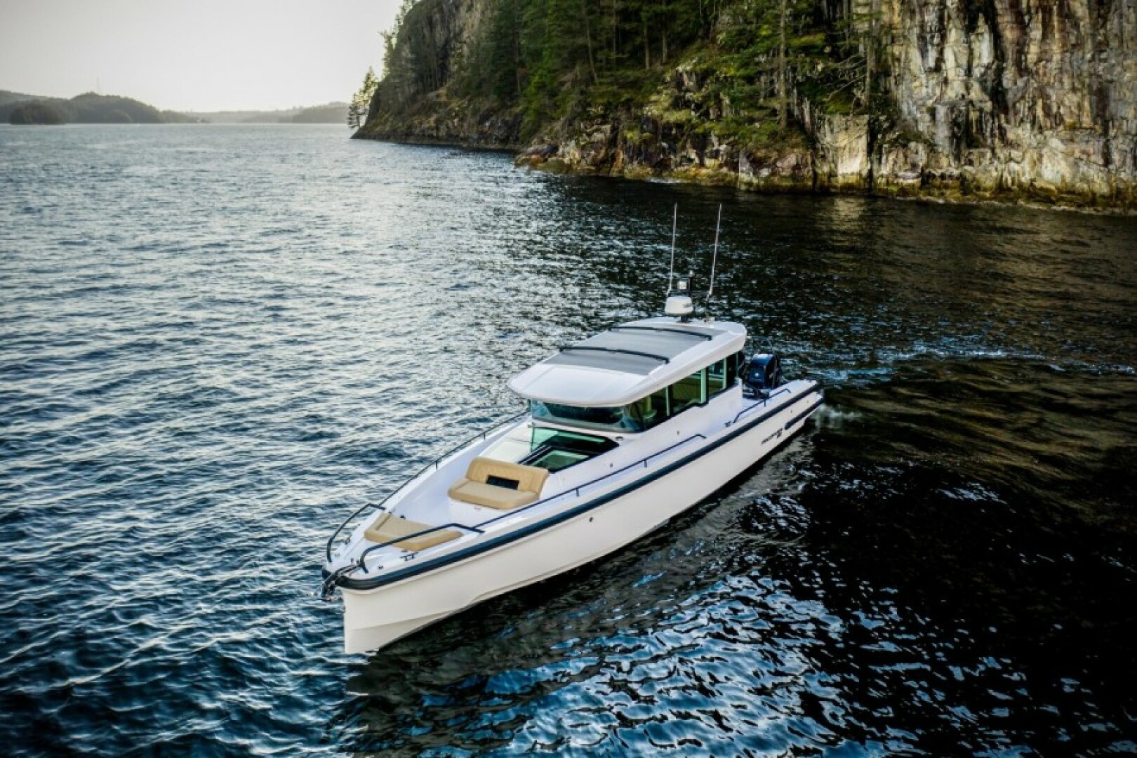 Slide: The Image of Axopar 37 XC CROSS CABIN 2026 - 5364529