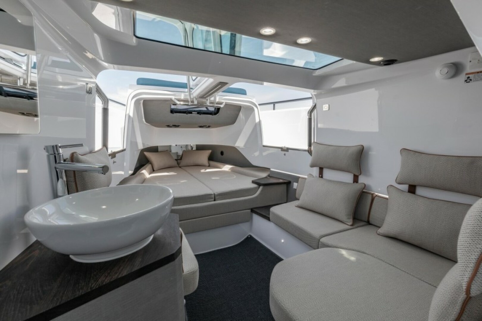 Slide: The Image of Axopar 37 XC CROSS CABIN 2026 - 5364532