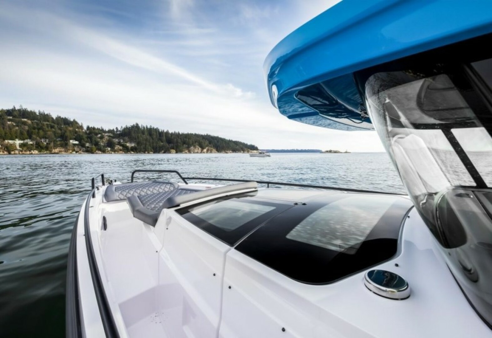 Slide: The Image of Axopar 37 XC CROSS CABIN 2026 - 5364515
