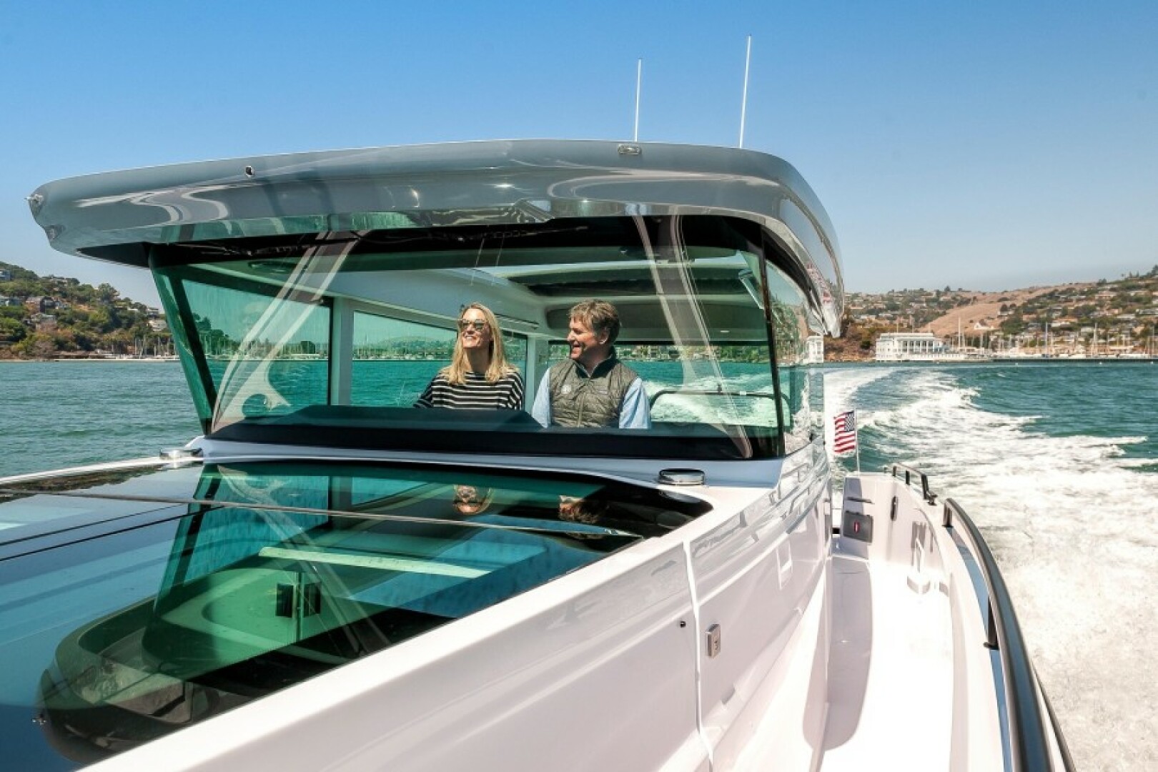 Slide: The Image of Axopar 37 XC CROSS CABIN 2026 - 5364521