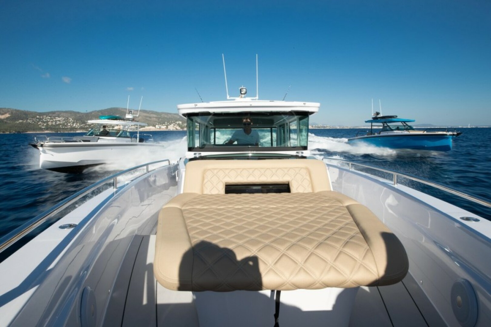 Slide: The Image of Axopar 37 XC CROSS CABIN 2026 - 5364525
