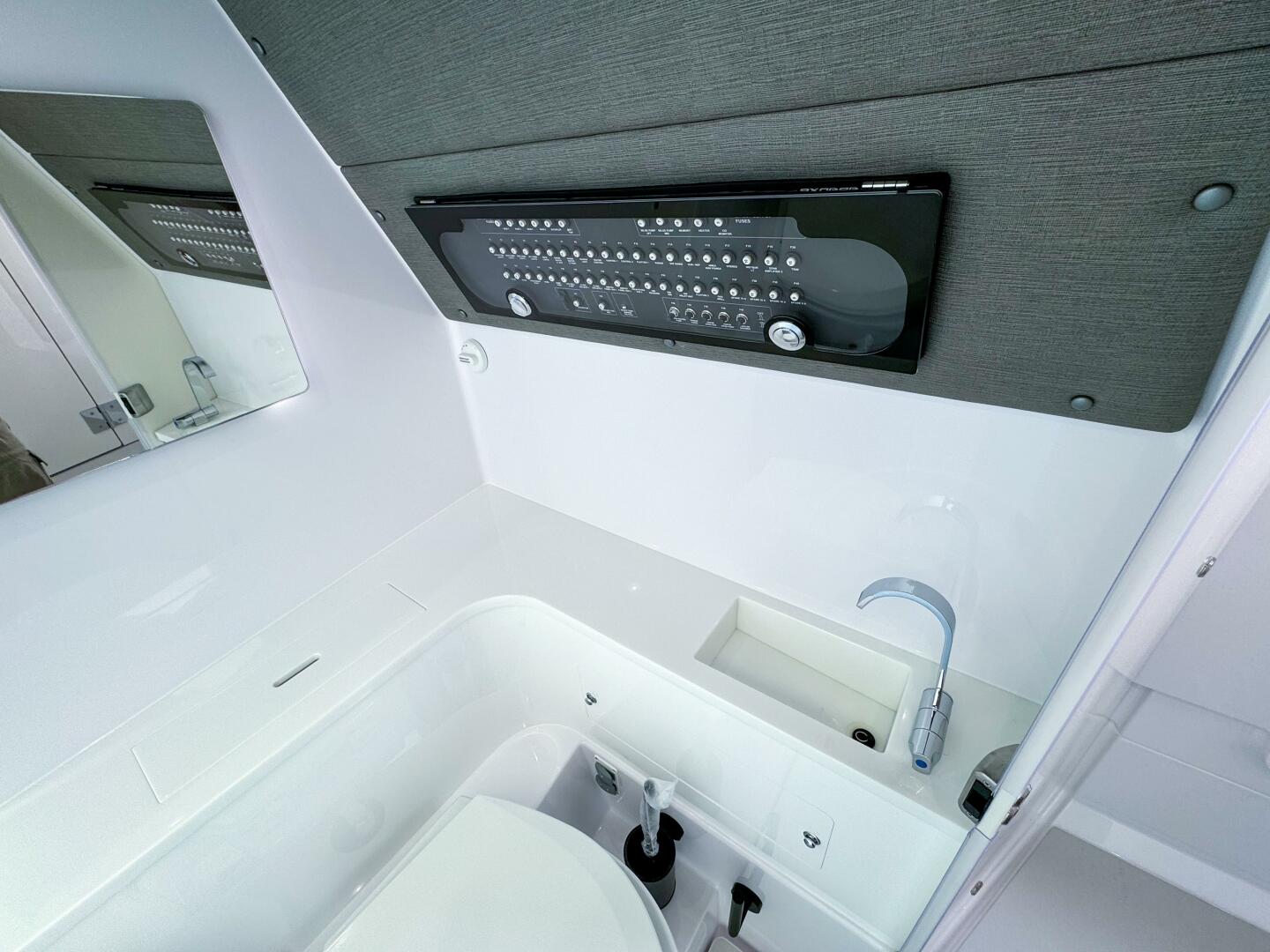 Slide: The Image of Axopar 37XC CROSS CABIN BRABUS Trim 2024 - 5216304