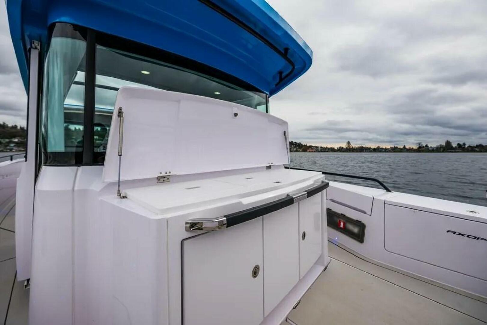 Slide: The Image of Axopar Cross Cabin 2021 - 5185061