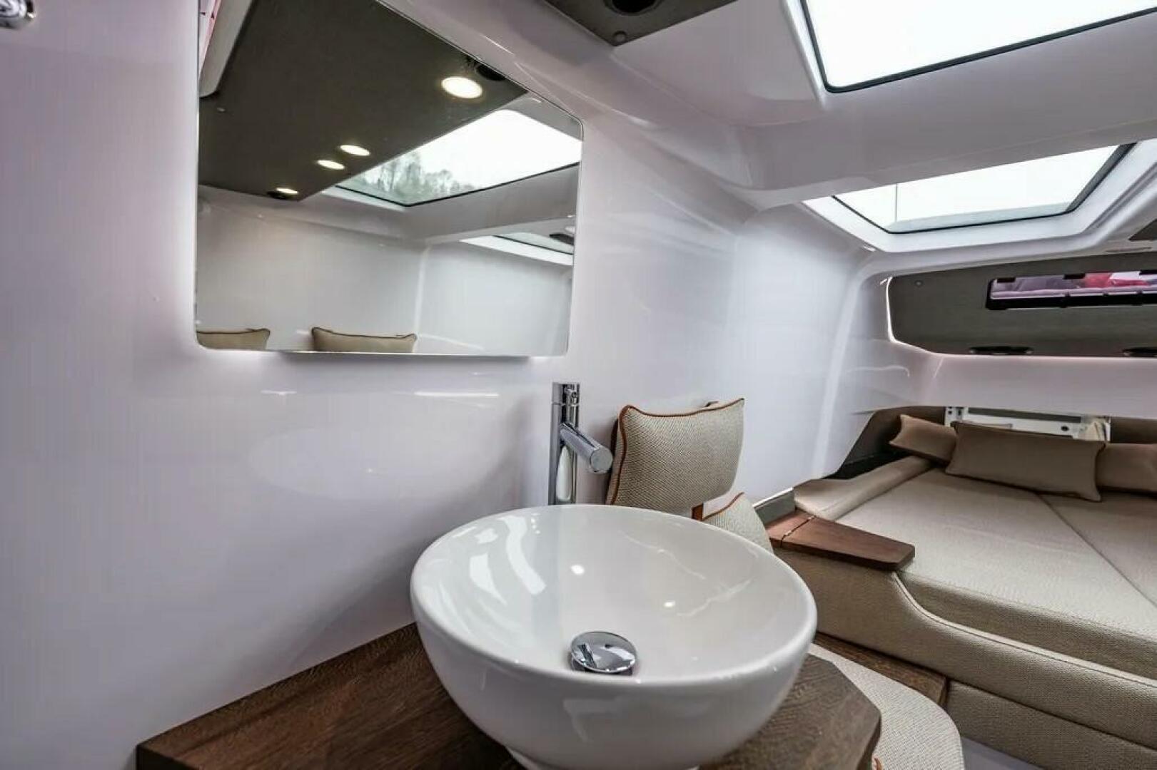 Slide: The Image of Axopar Cross Cabin 2021 - 5185067