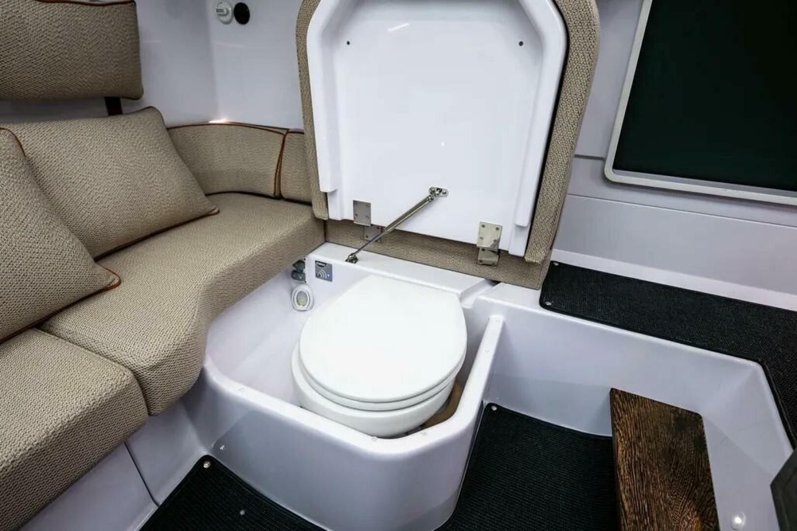 Slide: The Image of Axopar Cross Cabin 2021 - 5185069