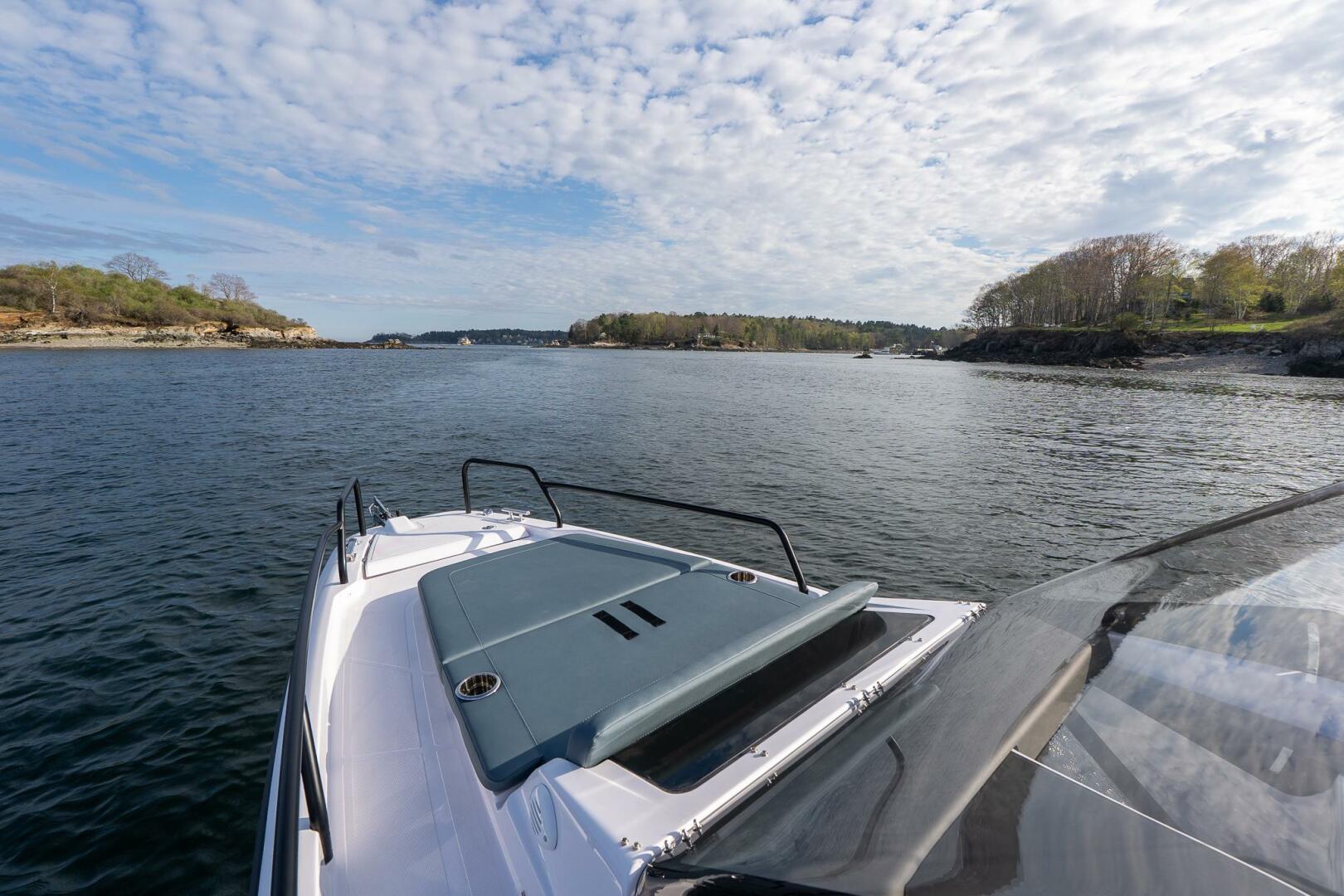 Slide: The Image of Axopar Cross Top 2025 - 5294045