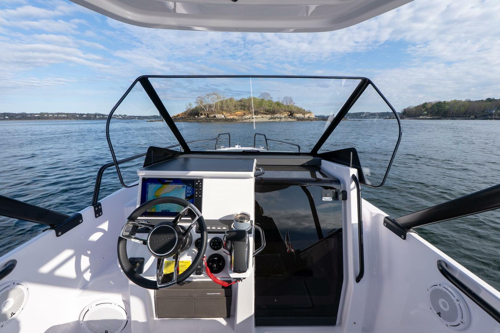 Slide: The Image of Axopar Cross Top 2025 - 5294051