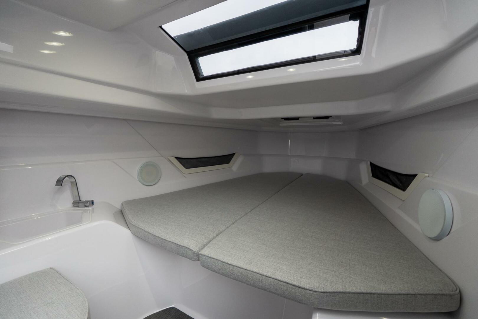 Slide: The Image of Axopar Cross Top 2025 - 5294056