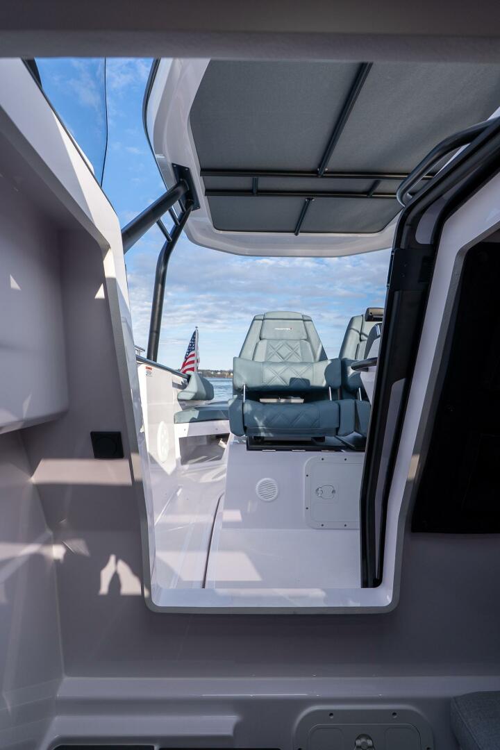 Slide: The Image of Axopar Cross Top 2025 - 5294059