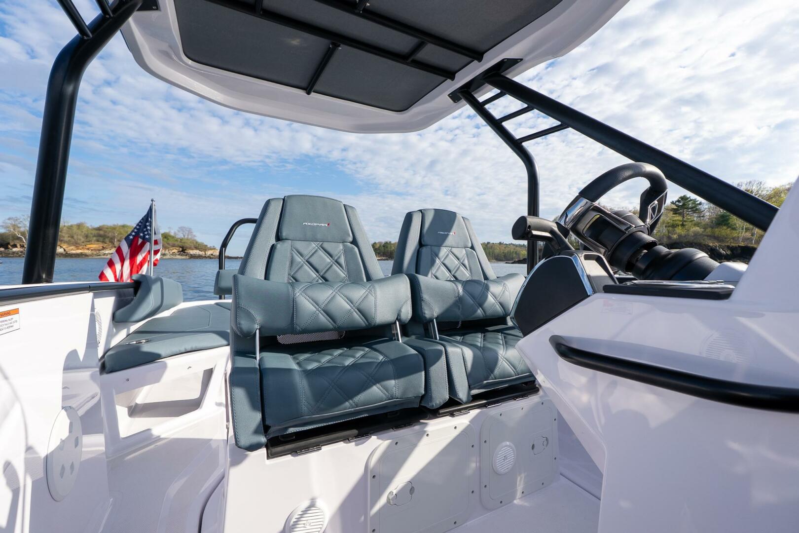 Slide: The Image of Axopar Cross Top 2025 - 5294062