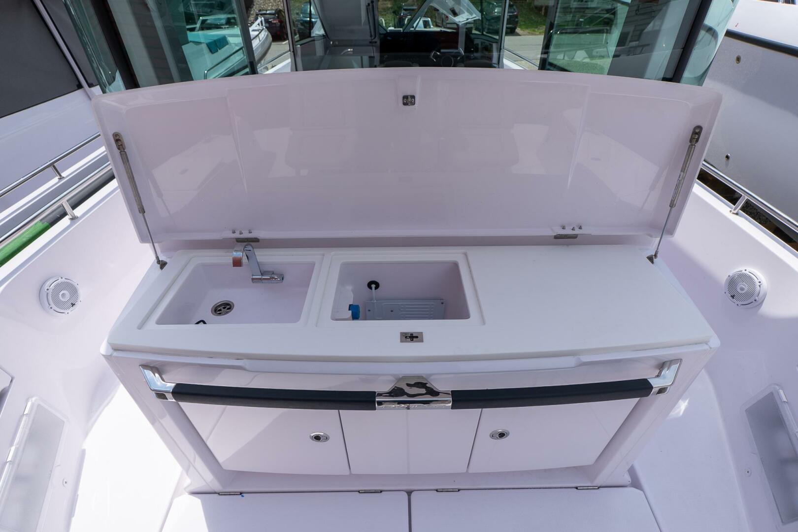 Slide: The Image of Axopar Wetbar 2024 - 5292695