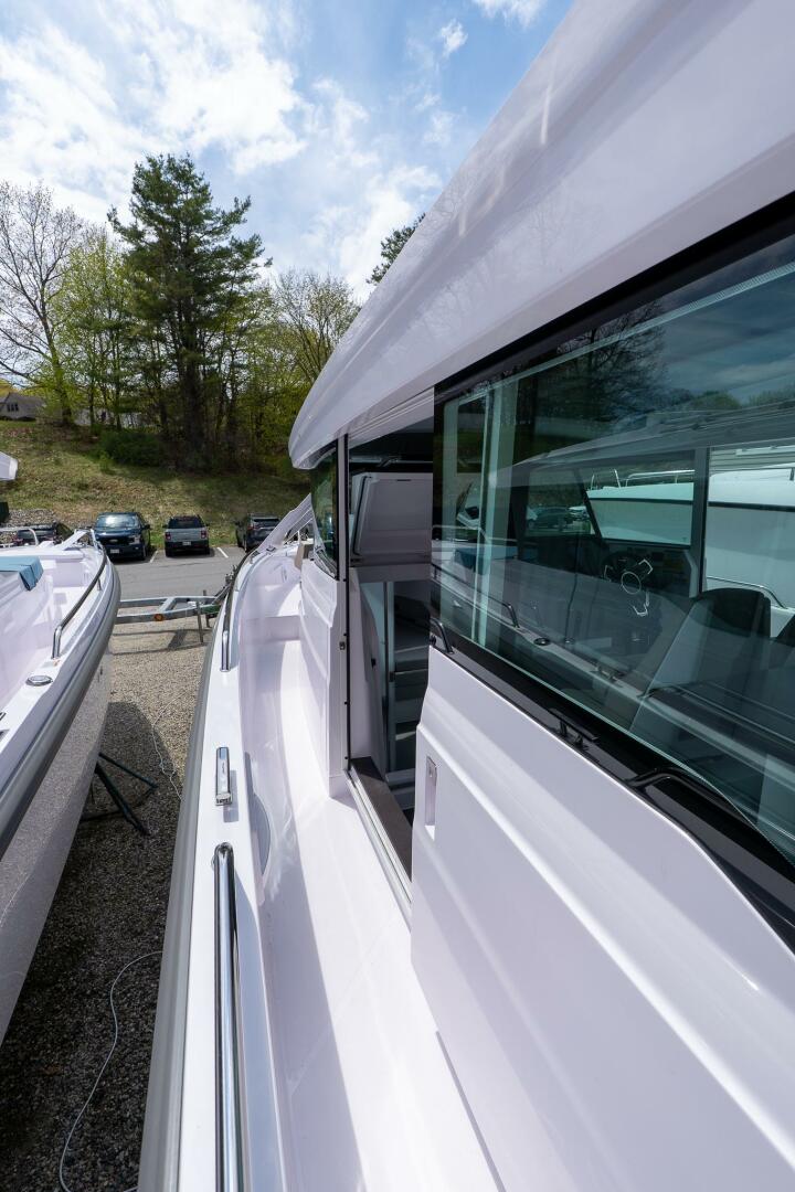 Slide: The Image of Axopar Wetbar 2024 - 5292696