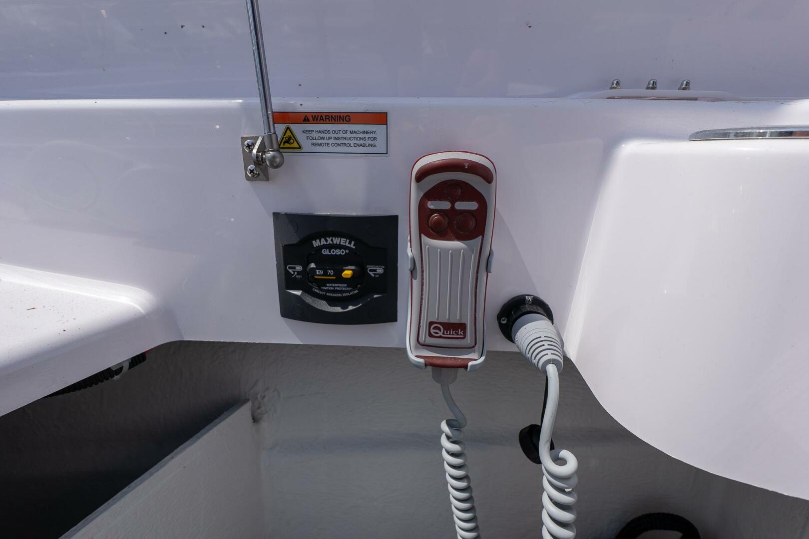 Slide: The Image of Axopar Wetbar 2024 - 5292704