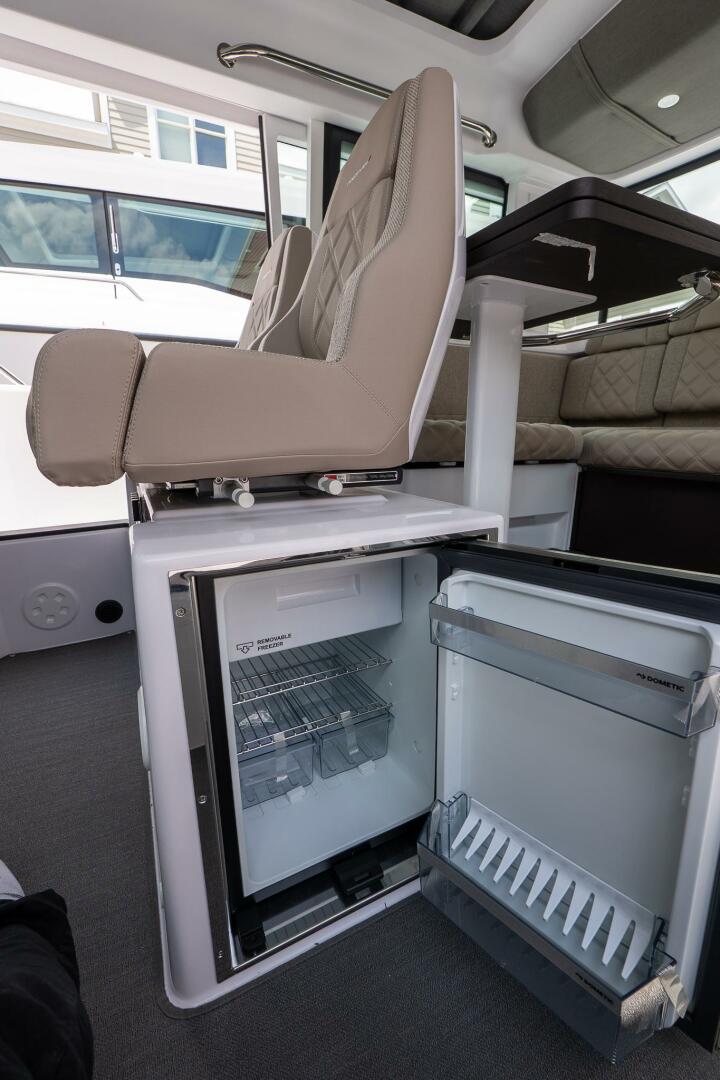 Slide: The Image of Axopar Wetbar 2024 - 5294342