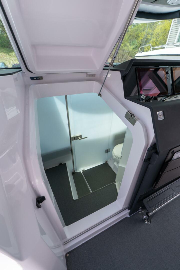 Slide: The Image of Axopar Wetbar 2024 - 5294347