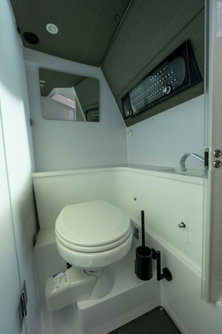 Slide: The Image of Axopar Wetbar 2024 - 5294348