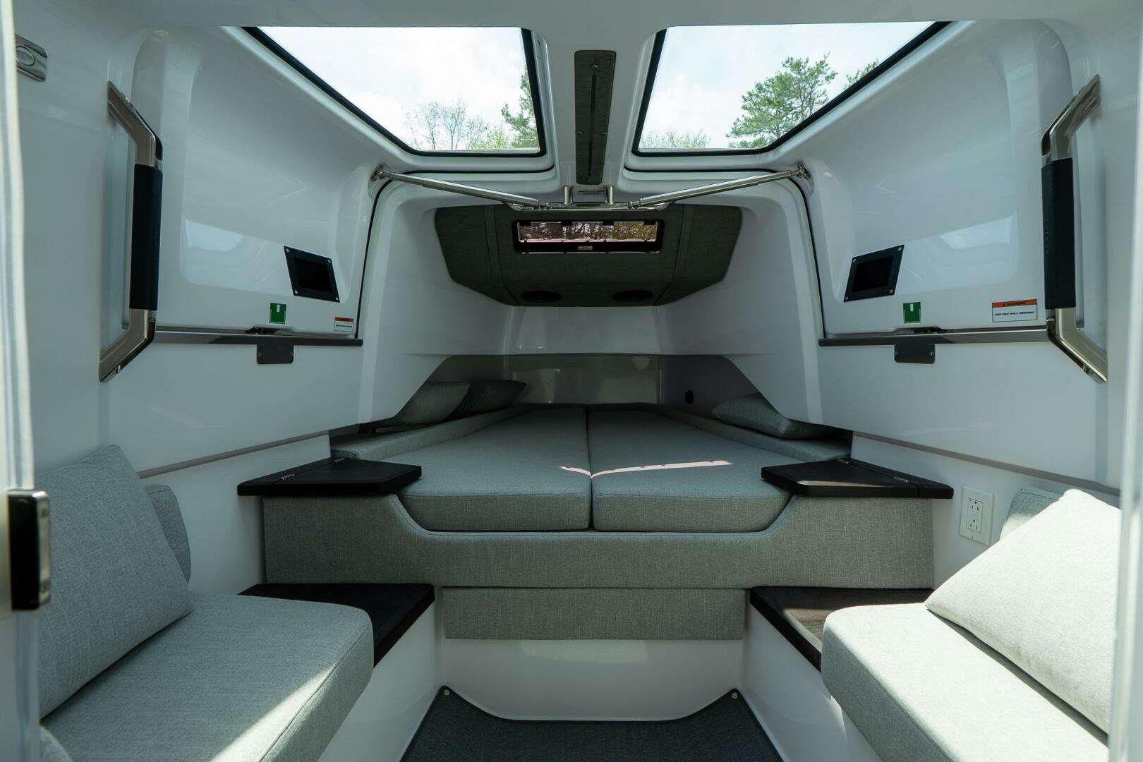 Slide: The Image of Axopar Wetbar 2024 - 5294349