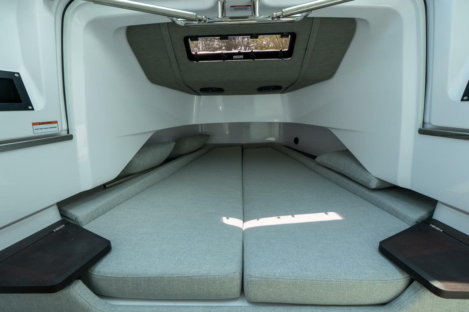 Slide: The Image of Axopar Wetbar 2024 - 5294351