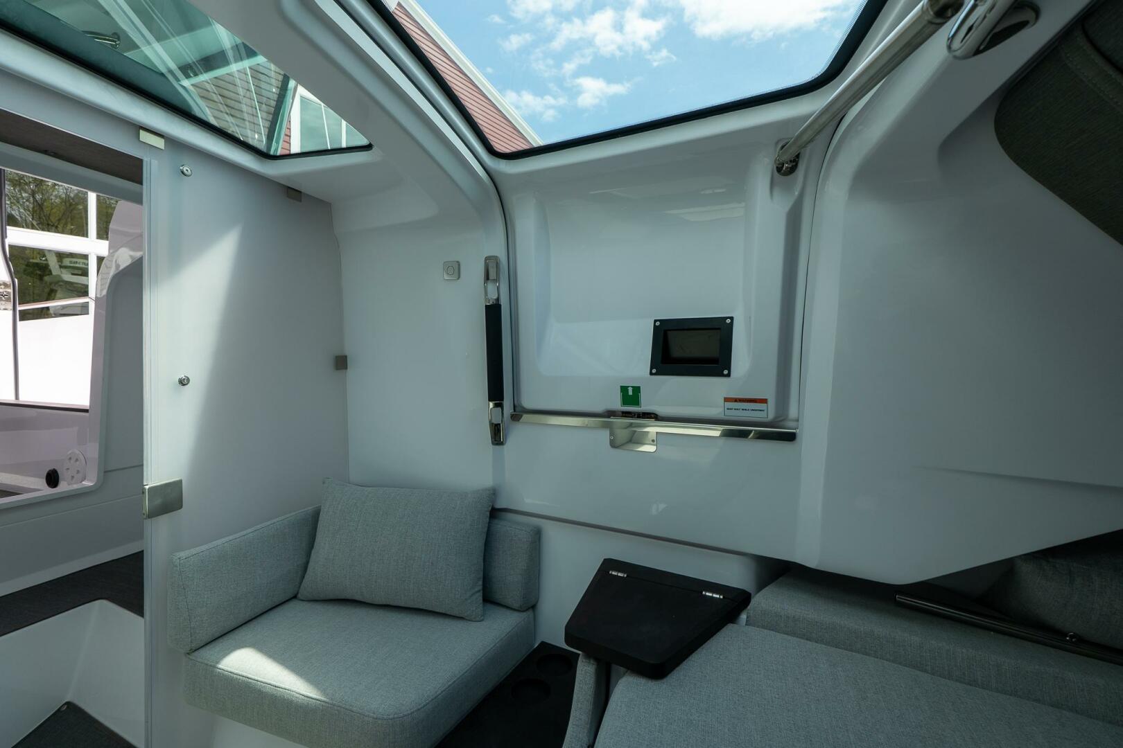 Slide: The Image of Axopar Wetbar 2024 - 5294352