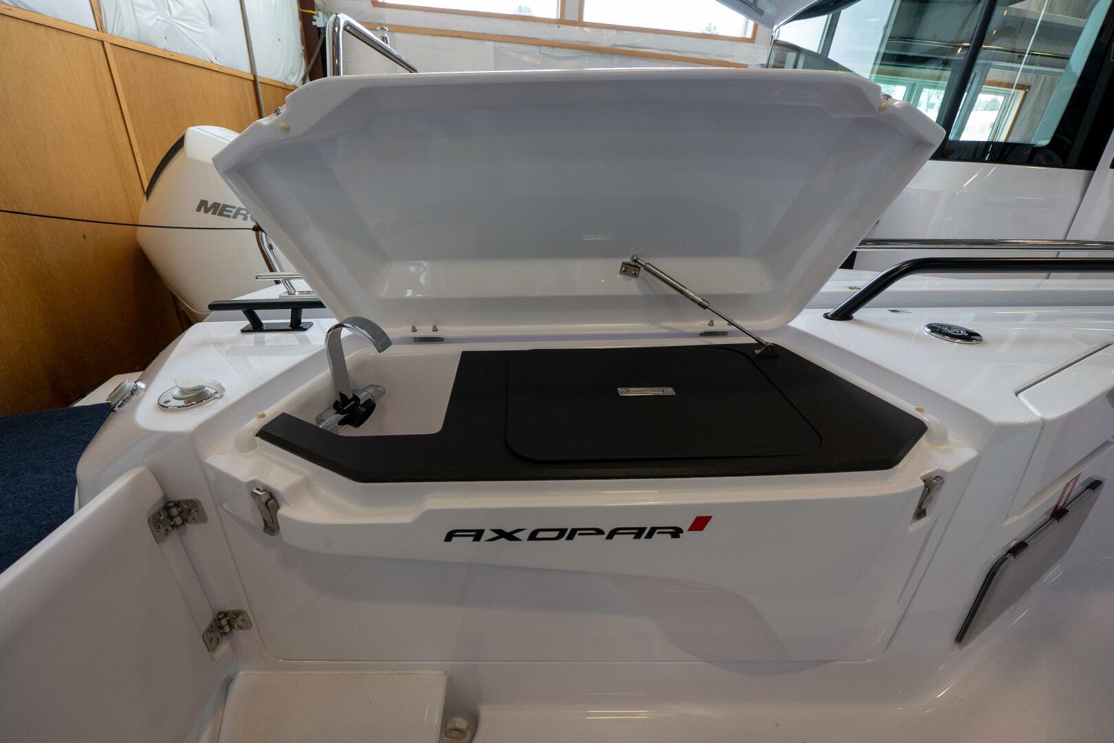 Slide: The Image of Axopar XC 2025 - 5126624