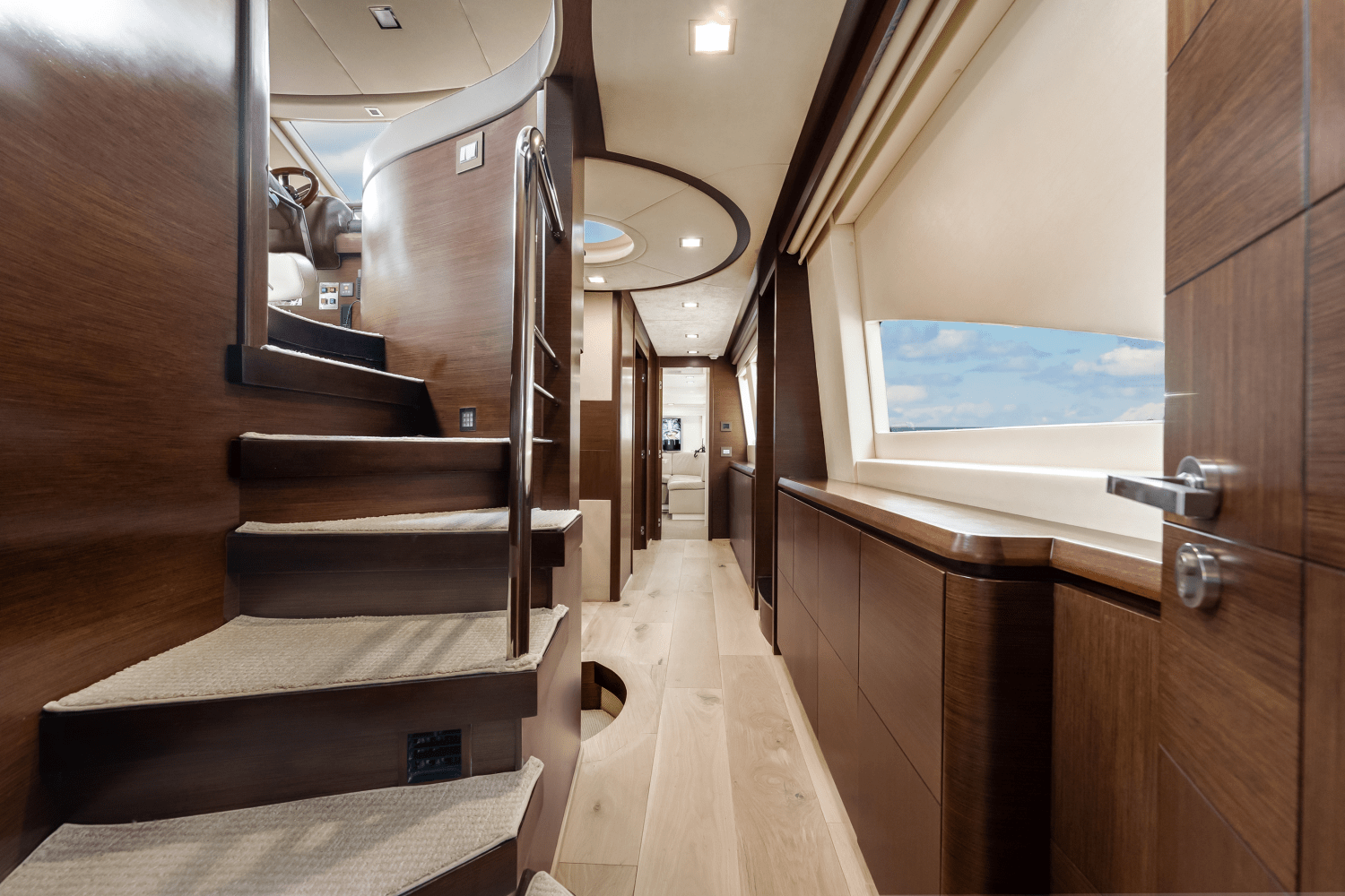 Slide: The Image of Azimut 105 2009 - 16