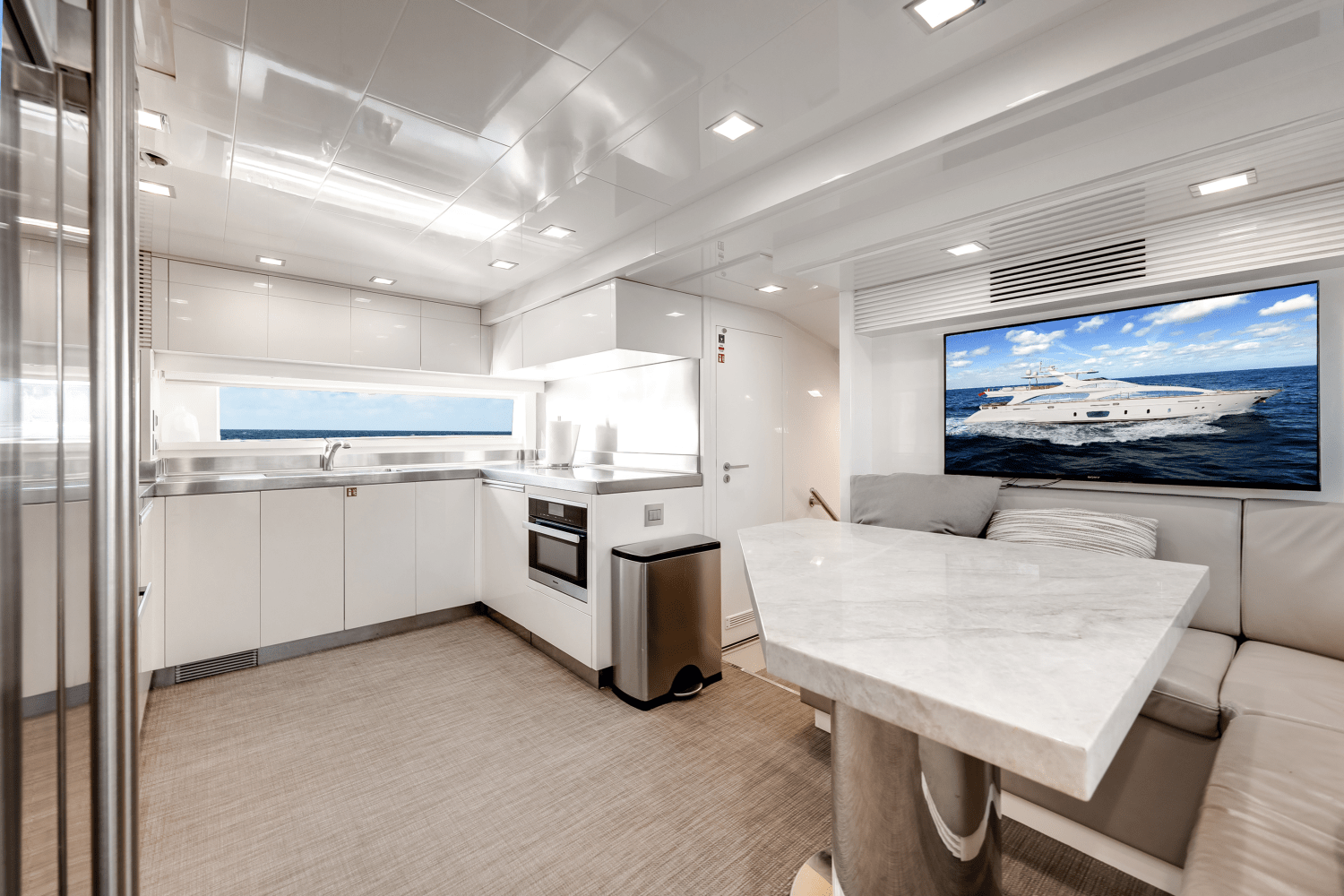 Slide: The Image of Azimut 105 2009 - 19