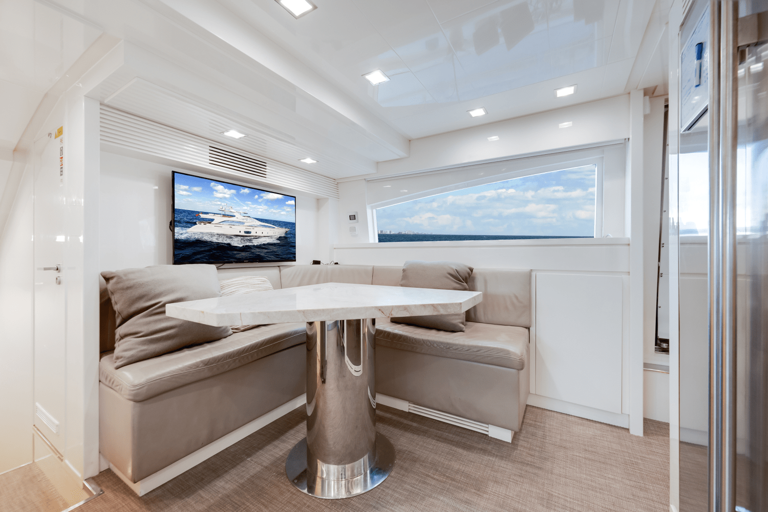 Slide: The Image of Azimut 105 2009 - 21