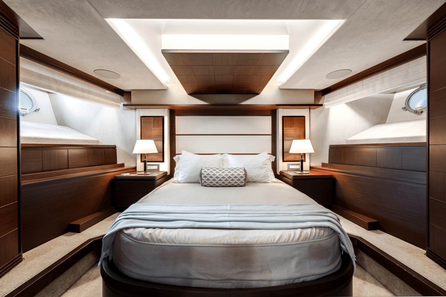 Slide: The Image of Azimut 105 2009 - 23