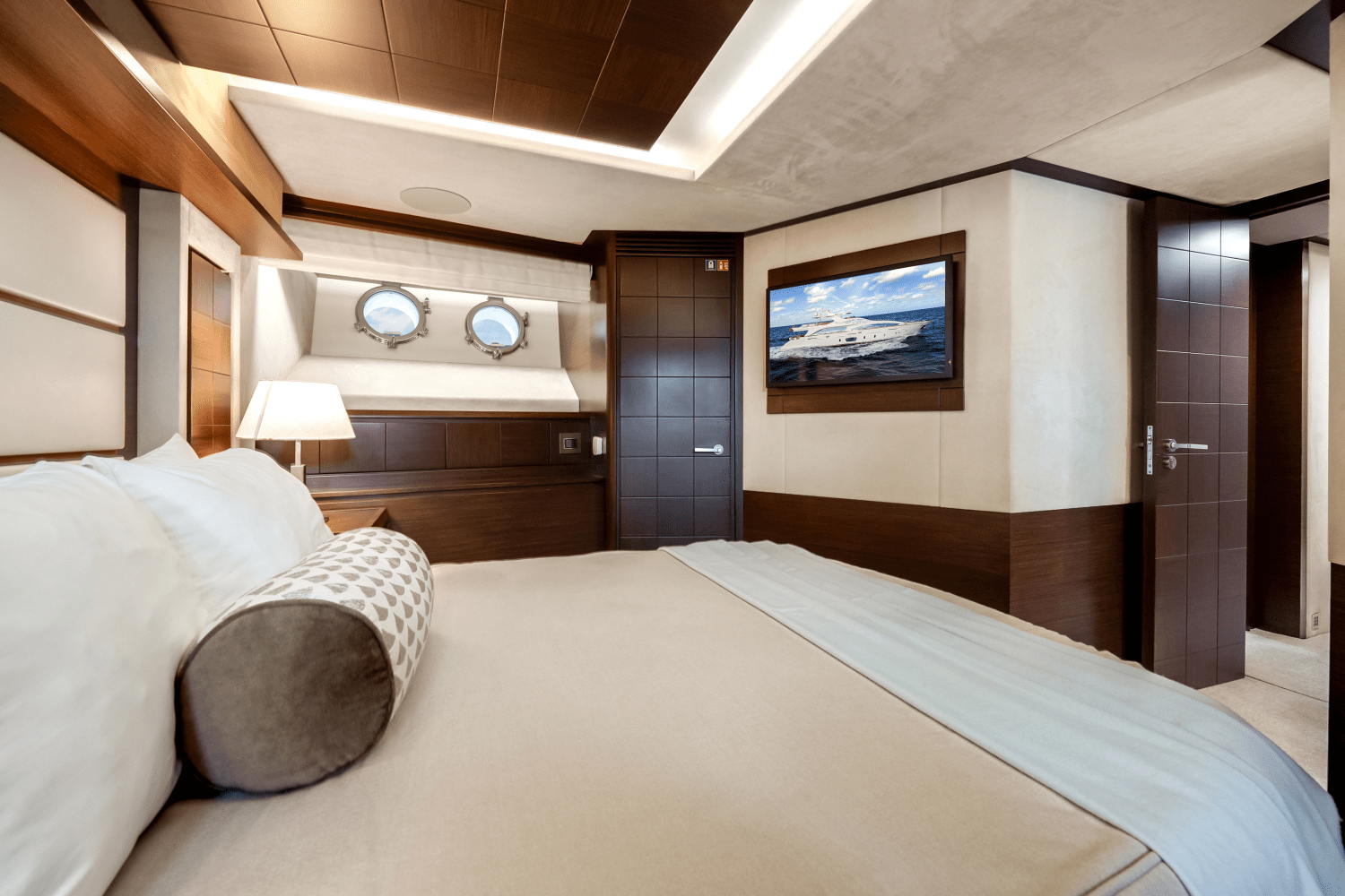 Slide: The Image of Azimut 105 2009 - 24