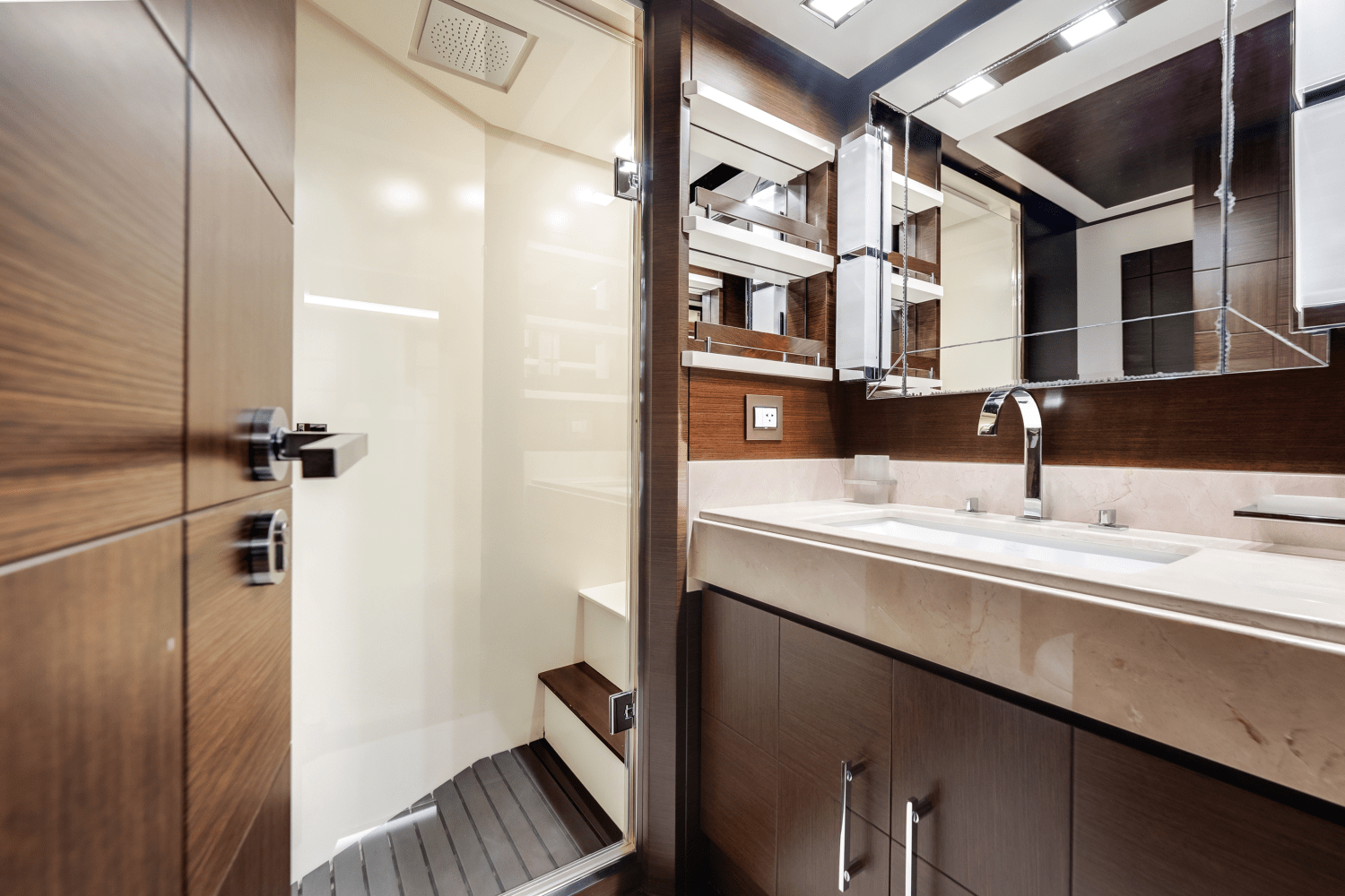 Slide: The Image of Azimut 105 2009 - 27