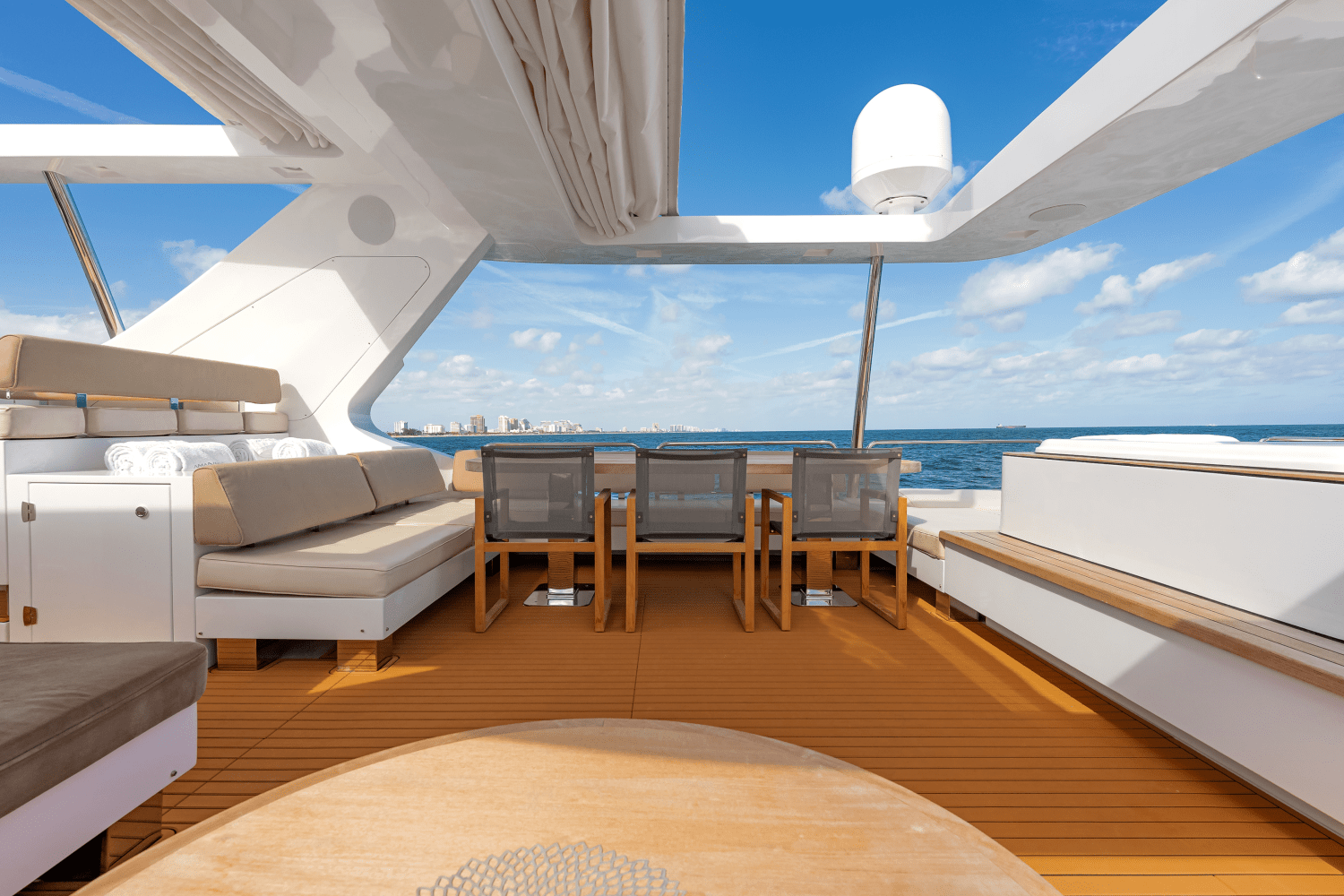 Slide: The Image of Azimut 105 2009 - 50