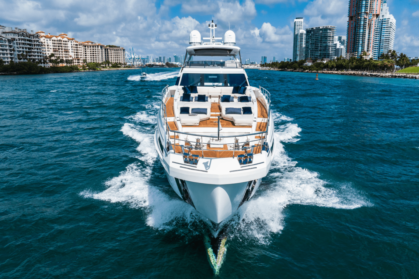 Slide: The Image of Azimut 32 METRI 2023 - 5095392