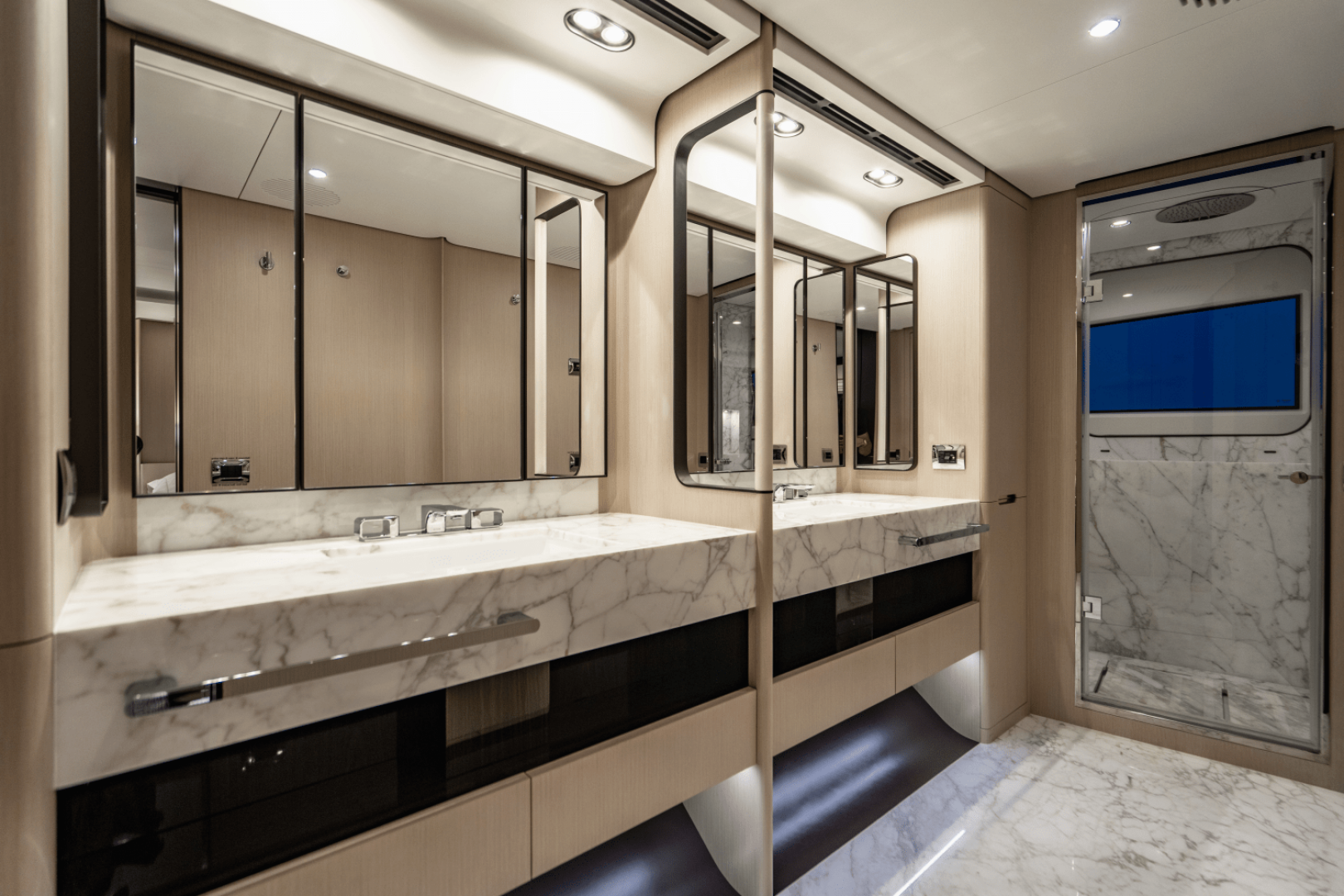 Slide: The Image of Azimut 32 METRI 2023 - 5095403