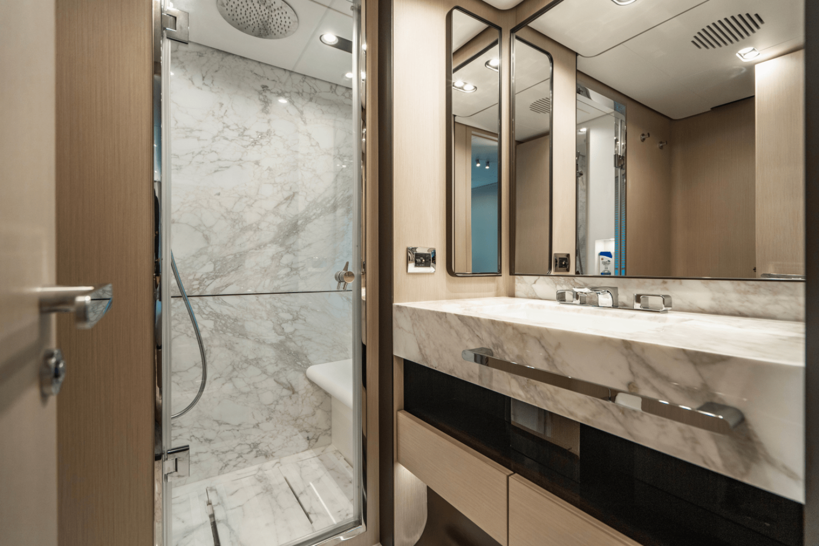 Slide: The Image of Azimut 32 METRI 2023 - 5095411