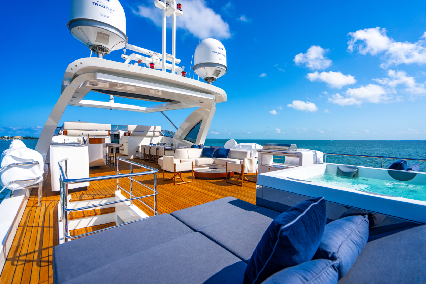 Slide: The Image of Azimut 32 METRI 2023 - 5095418