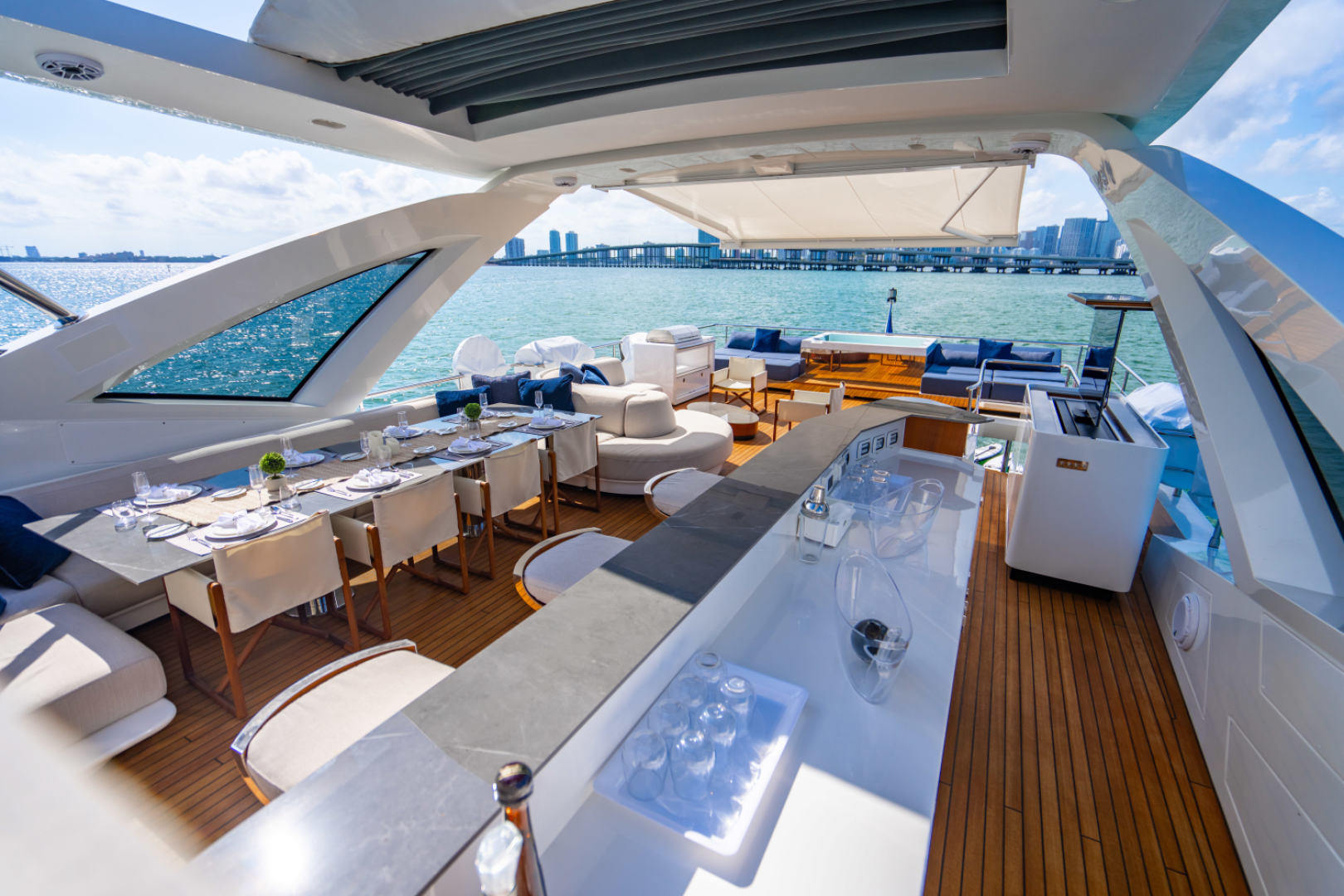 Slide: The Image of Azimut 32 METRI 2023 - 5095423