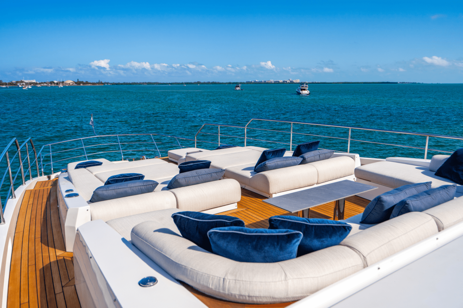 Slide: The Image of Azimut 32 METRI 2023 - 5095424