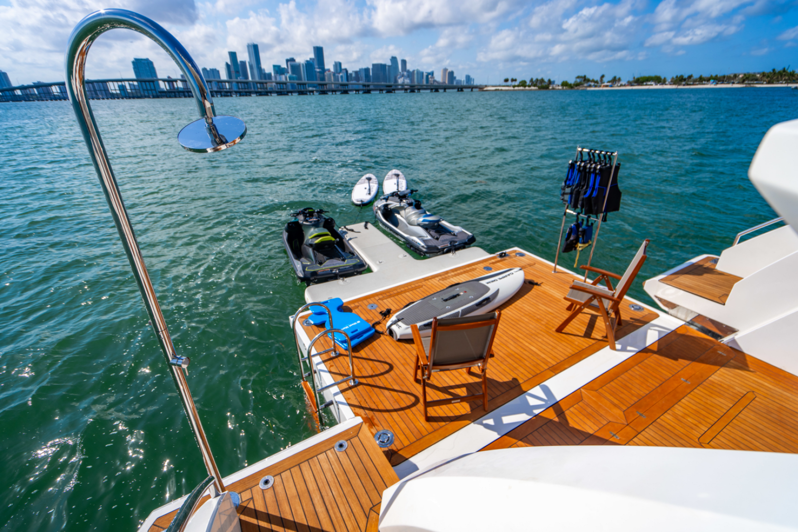 Slide: The Image of Azimut 32 METRI 2023 - 5095430
