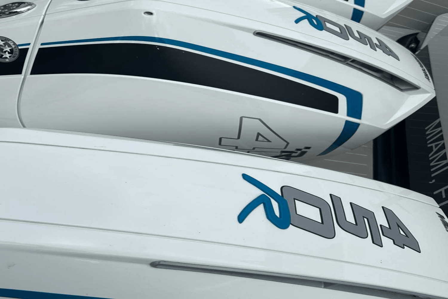 Slide: The Image of Azimut 42 VERVE 2022 - 12