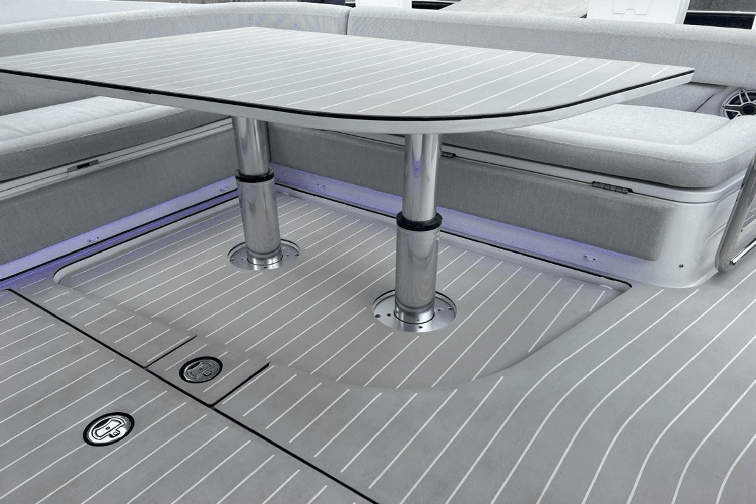 Slide: The Image of Azimut 42 VERVE 2022 - 18