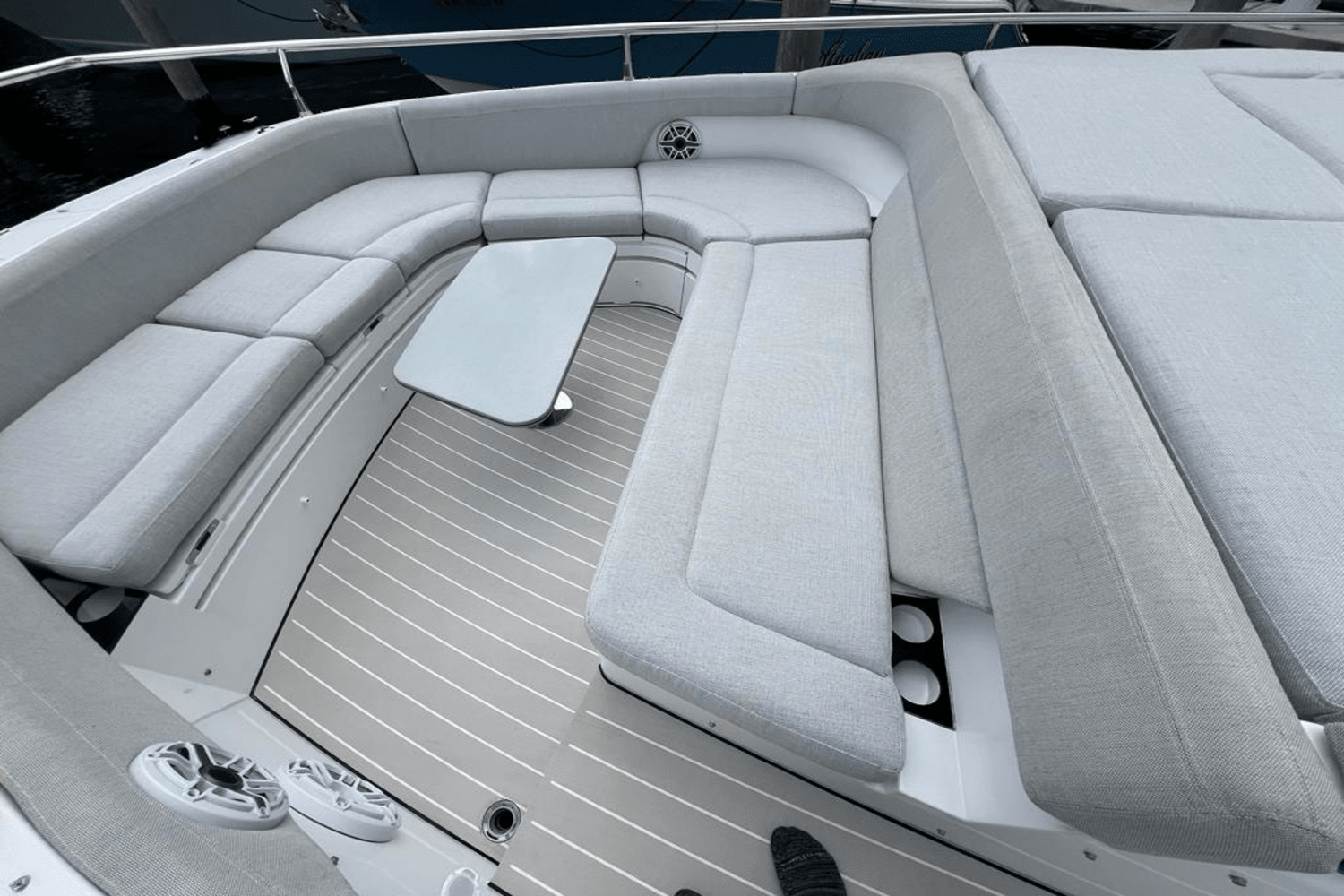 Slide: The Image of Azimut 42 VERVE 2022 - 20