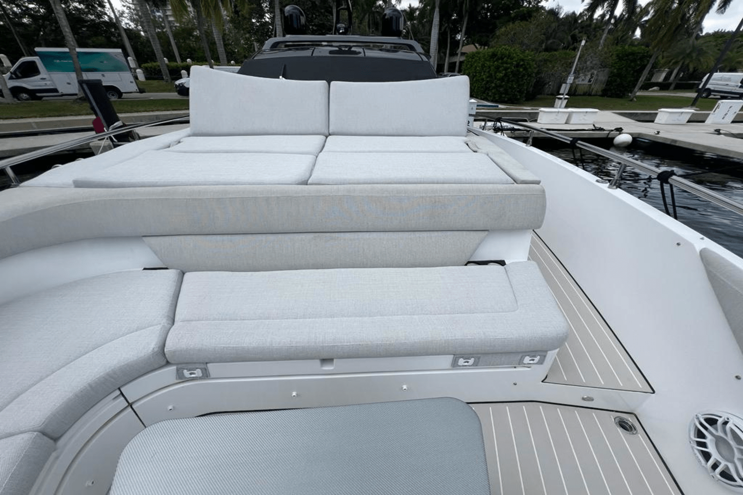 Slide: The Image of Azimut 42 VERVE 2022 - 22