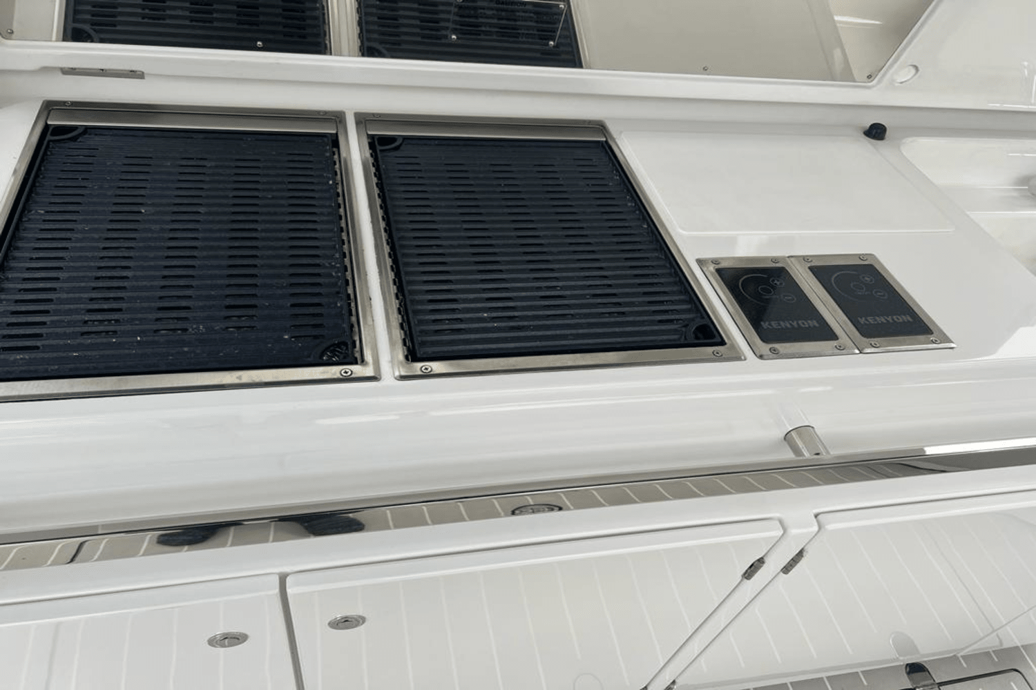 Slide: The Image of Azimut 42 VERVE 2022 - 24