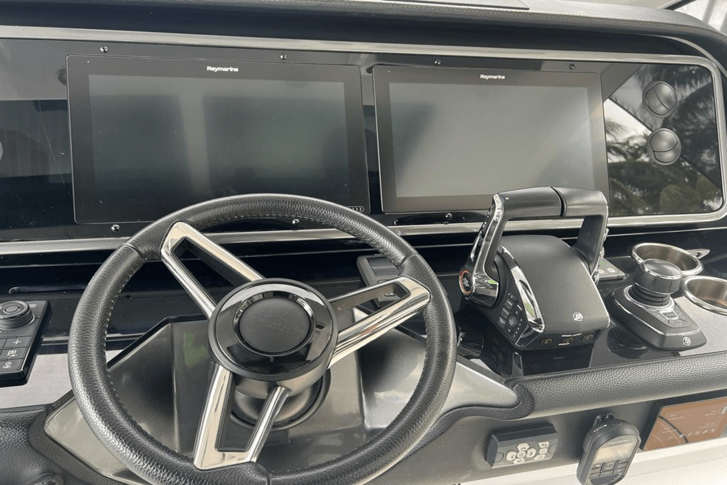 Slide: The Image of Azimut 42 VERVE 2022 - 27