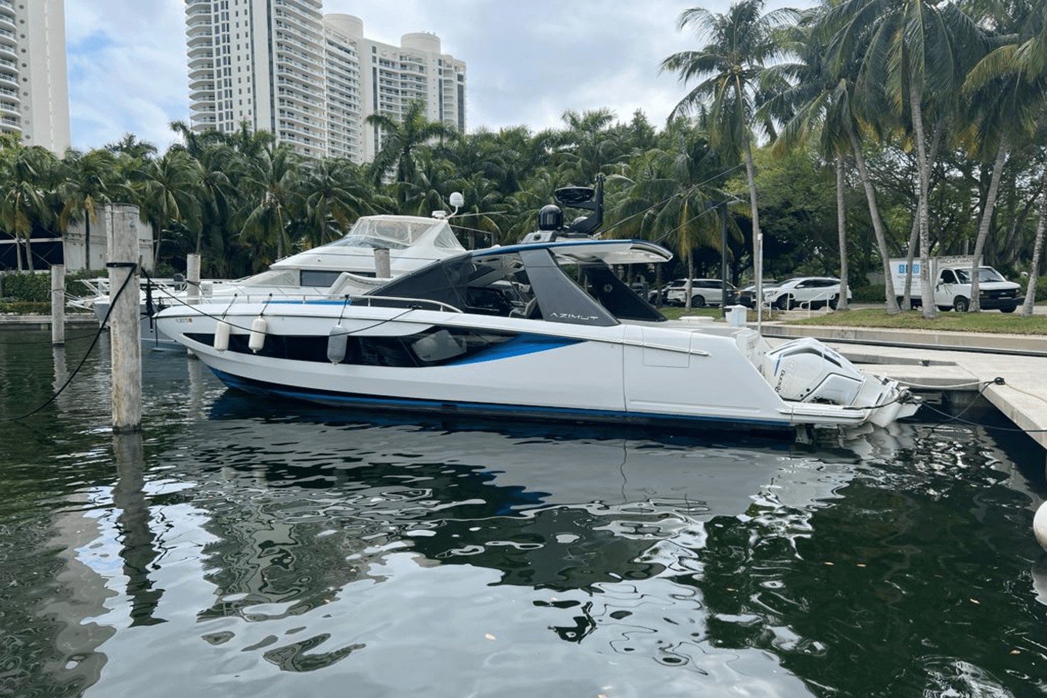 Slide: The Image of Azimut 42 VERVE 2022 - 3