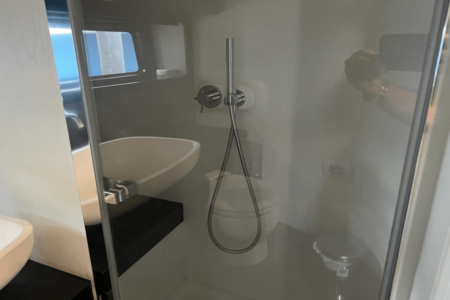 Slide: The Image of Azimut 42 VERVE 2022 - 33