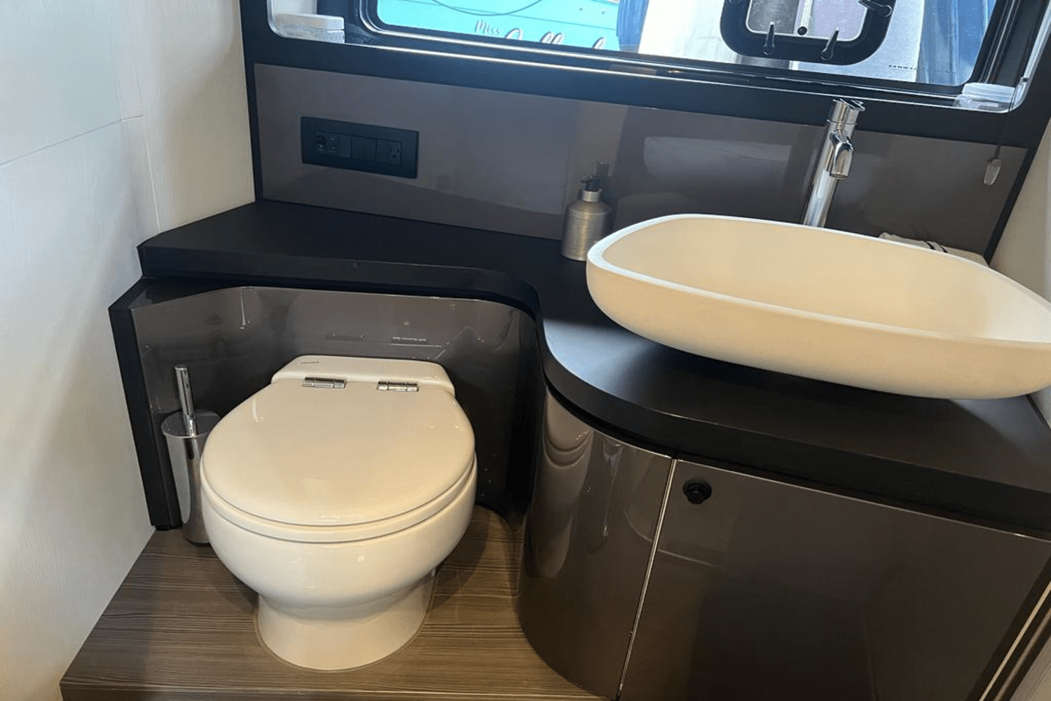 Slide: The Image of Azimut 42 VERVE 2022 - 34